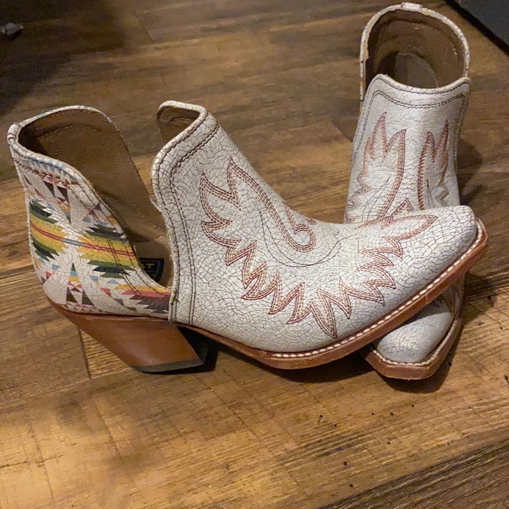 Ariat Dixon x Pendleton booties